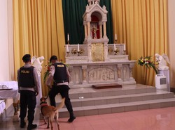 Suasana Jelang Misa Natal di Ungaran Semarang, Polisi Sisir Gereja