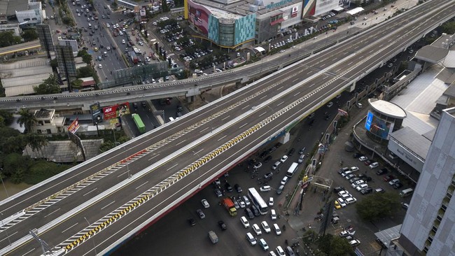 Jalan Tol Bekasi-Cawang-Kampung Melayu (Tol Becakayu) secara penuh pada 1 April 2023. Waktu tempuh Jakarta-Bekasi bisa dipersingkat hingga 30 menit.