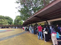 Pengunjung Padati Dufan Ancol di Libur Natal, Antrean Masuk Mengular