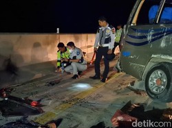 Pecah Ban, 2 Minibus Tabrakan di Ruas Tol Pekanbaru-Bangkinang