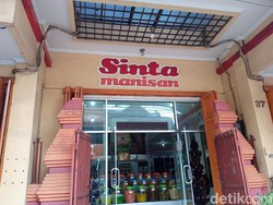 5 Rekomendasi Toko Oleh-Oleh Jajanan Khas Cirebon