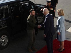 Bukan Mobil Biasa, Zelensky Naik Perisai Berjalan saat Bertemu Biden di AS