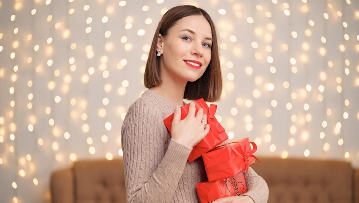 img-title Rekomendasi Aksesori dan Fashion Items Unik untuk Kado Natal yang Memorable