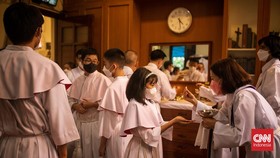 FOTO: Damai Misa Malam Natal 2022 di Ibu Kota