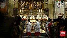 Natal di Katedral Jakarta: Dekorasi IKN & Khotbah Perkawinan Retak