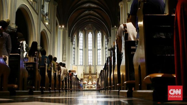 Gereja Katedral Jakarta menyampaikan terima kasih kepada pengelola Masjid Istiqlal yang telah menyediakan lahan parkir bagi jemaat gereja.