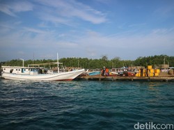 Cerita Wisatawan Tertahan di Karimunjawa, Pertalite Langka-Ombak Tinggi