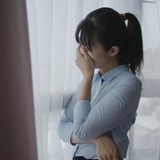 Kamu Perlu Tahu, Ini Perbedaan Introvert dan Ekstrovert Ketika Menghadapi Masalah