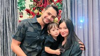 <p>Pasangan artis Asmirandah dan Jonas Rivano baru saja merayakan Hari Natal bersama keluarga. (Foto: Instagram @asmirandah89)</p>