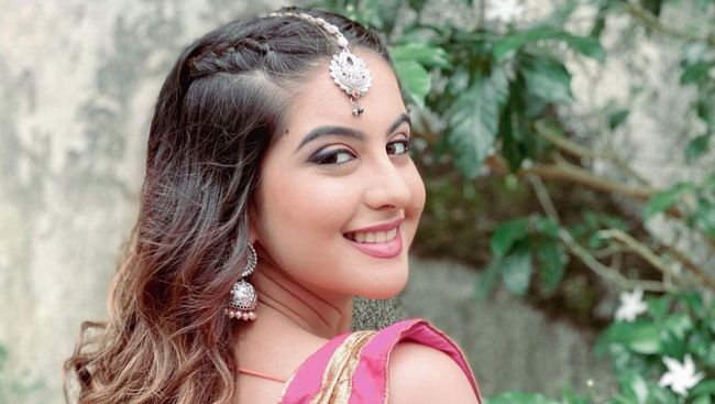 Aktris India Tunisha Sharma ditemukan meninggal dunia pada Sabtu (24/12) di lokasi syuting dan diduga karena bunuh diri.