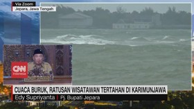 VIDEO: Cuaca Buruk, Ratusan Wisatawan Tertahan di Karimunjawa