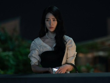 img-title Beredar Foto Kelulusan Lim Ji Yeon 'The Glory' Disebut Punya Kesan Polos