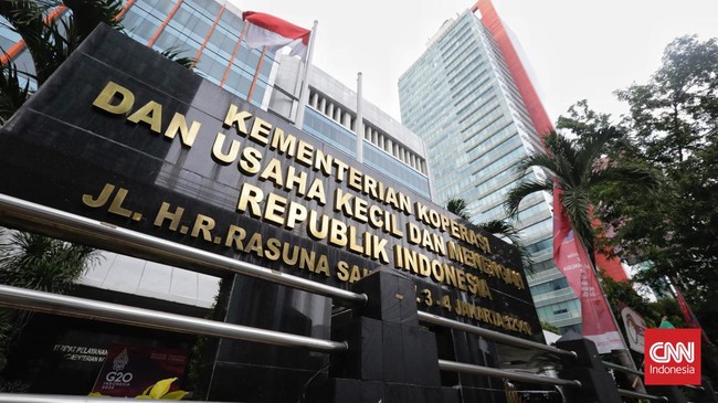 Penderitaan seorang pegawai Kemenkop UKM ini berlipat ganda: diduga diperkosa massal, dikucilkan institusi & diabaikan pelaku yang menikahinya demi tutup kasus.