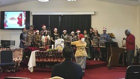 Kain Tenun, Batik, dan Angklung Ramaikan Natal Gereja Indonesia di AS