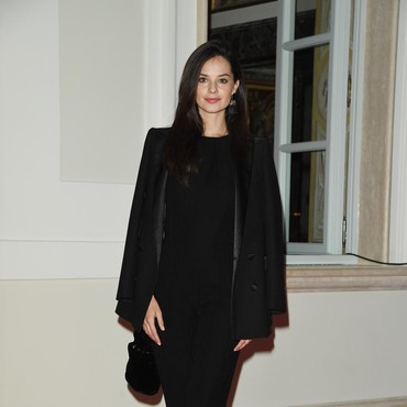 Sosok Katy Louise Saunders, Bule Inggris Diduga Pacar Baru Song Joong Ki