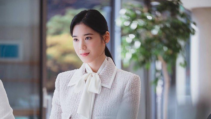 Adu Outfit Para 'Orang Kaya' di Drama Korea Hits Tahun 2022, Mewah dan Modis Semua!