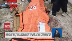 VIDEO: Mengantuk, Tukang Parkir Tewas Jatuh dari Motor