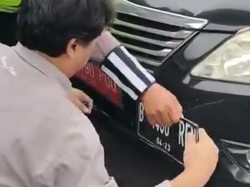 Ganti Pelat Nomor Merah Jadi RF Palsu, Pemobil di Jaktim Ditindak Polisi!