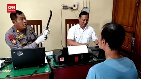 VIDEO: Emosi Dibangunkan Salat Tahajud, Anak Bacok Bapak di Kediri
