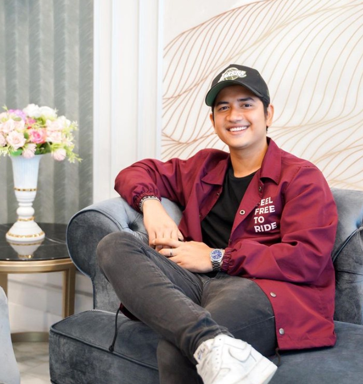 10 Gaya Zikri Daulay Saat Menikmati Jus hingga Floating Breakfast