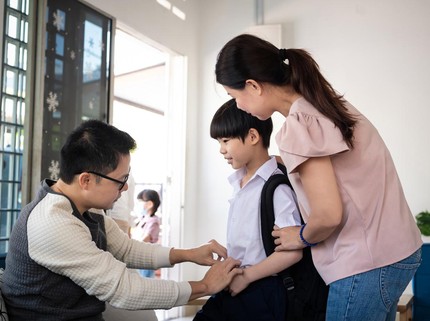 5 Manfaat Antar Anak di Hari Pertama Masuk Sekolah, Tak Boleh Terlewatkan