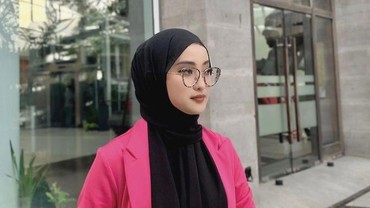 img-title Sosok Eveline Ovilia Aspri Baru Raffi Ahmad Ternyata Eks Ajudan Ridwan Kamil