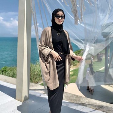 7 Potret Eveline Ovilia Aspri Baru Raffi Ahmad Eks Ajudan Ridwan Kamil