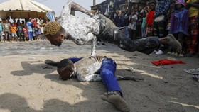 FOTO: Adu Dansa Turunkan Angka Tawuran di Nigeria