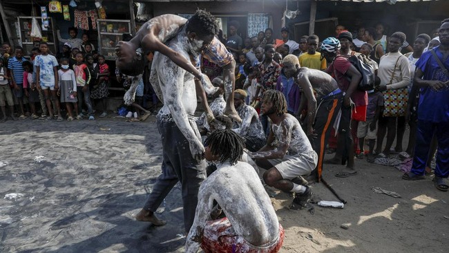 FOTO: Adu Dansa Turunkan Angka Tawuran di Nigeria