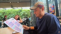 <p>Seperti yang ramai diperbincankan, ini merupakan restoran bertema khusus. Di sana, pelanggan akan diberi pengalaman bersantap dengan pelayanan yang tak biasa. Konsep pelayanannya menyajikan sikap jutek dan tidak ramah. (Foto: YouTube Kartika Putri Official)<br /><br /><br /></p>
