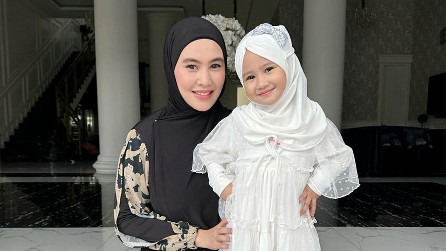 Kartika Putri dan Khalisa