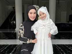 Gemas! Putrinya Ngamuk Lihat Foto Seksi Masa Lalu Kartika Putri