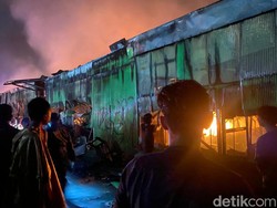 Penampakan Kebakaran di Pasar Sentral Makassar, 931 Kios Ludes