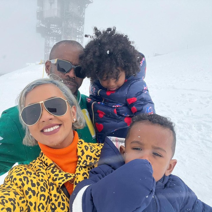 <p>Di kesempatan lain, Kimmy Jayanti dan Greg Nwokolo juga sempat membawa kedua anak mereka menikmati liburan musim dingin. Seru banget nih! (Foto: Instagram @kimmyjayanti)</p>
