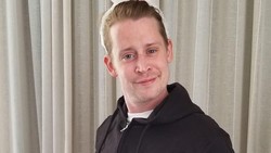 Tangis Bahagia Macaulay Culkin Lihat Kieran Culikin Perdana Menang Oscar