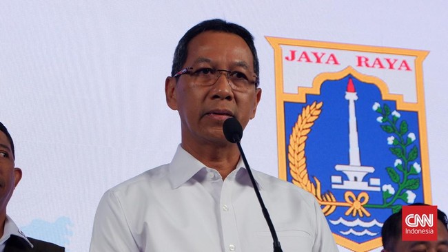 Pj Gubernur Heru Budi Hartono mengatakan pelabuhan KCN Marunda bisa beroperasi kembali asalkan memenuhi persyaratan dari Dinas Lingkungan Hidup DKI Jakarta.