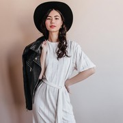 10 Daftar Peraturan Berbusana yang Unik di Berbagai Negara, di Thailand Wajib Pakai Celana Dalam!