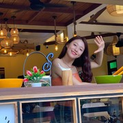 Pancarkan Pesonanya, Intip Potret Kim Seol Hyun Ketika Liburan di Bali!