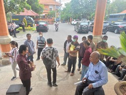 Sengketa Lahan, Warga Batu Ampar Datangi Bupati Buleleng