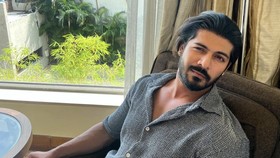 Sheezan Khan Disebut Menangis kala Diinterogasi Polisi