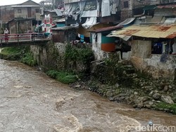 Rintih Warga Pinggiran Sungai Cikapundung Bandung
