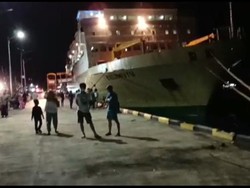Wisatawan Tertahan Cuaca Buruk di Karimunjawa Dievakuasi ke Semarang