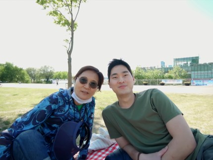 Alasan Tak Terduga YouTuber Bung Korea dan Ibunda Lebih Suka Tinggal di Indonesia