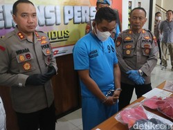 Detik-detik Anang Bunuh Ibu Kandung, Lalu Kecelakaan di Depan Polsek Kudus