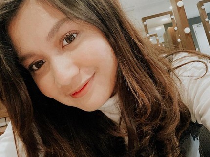 7 Potret Terbaru Eks Artis Cilik Dea 'Imut' yang Kini Sudah Dewasa, Manglingi Bun