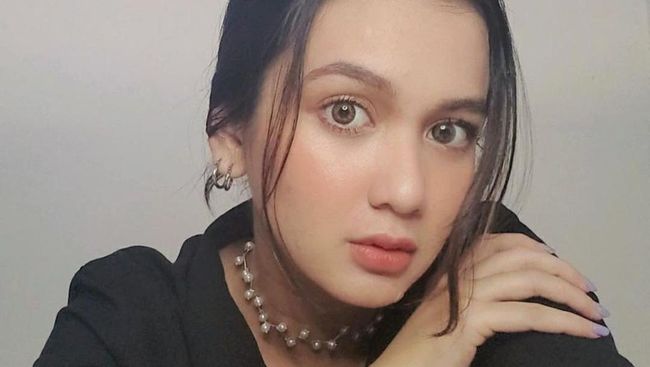 7 Potret Dea 'Imut' Eks Artis Cilik yang Sudah Dewasa, Pangling Bun ...