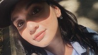 <p>Di tahun ini, Dea Annisa mendapatkan peran di sinetron <em>Anak Jalanan: A New Beginning</em> sebagai Amanda Clarissa. Ia juga melebarkan sayap ke bioskop dengan membintangi film <em>Qorin.</em> (Foto: Instagram @deaaannisa)</p>