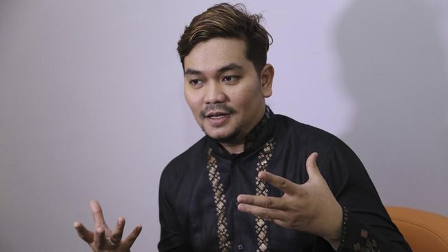 Kondisi Indra Bekti mulai berangsur pulih usai menjalani operasi akibat pendarahan otak setelah ditemukan pingsan.
