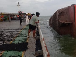 Cuaca Buruk, Kapal Bongkar Muat Batubara Karam di Perairan Banyuasin