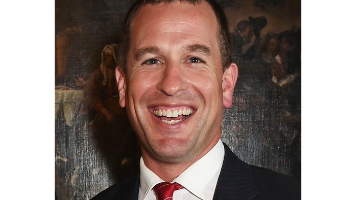 Peter Phillips adalah cucu tertua Ratu Elizabeth II namun bukanlah penerus takhta. Ini karena ibunya, Putri Anne, merupakan anak kedua sang ratu. Peter bukan anggota aktif kerajaan dan memilih berkarier di bidang olahraga. / Foto: Getty Images